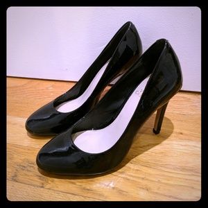 Vince Camuto black pumps